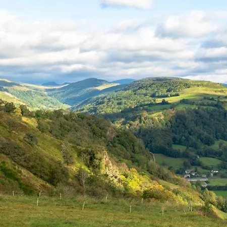 Летний дом Domaine De La Chaux De Revel
